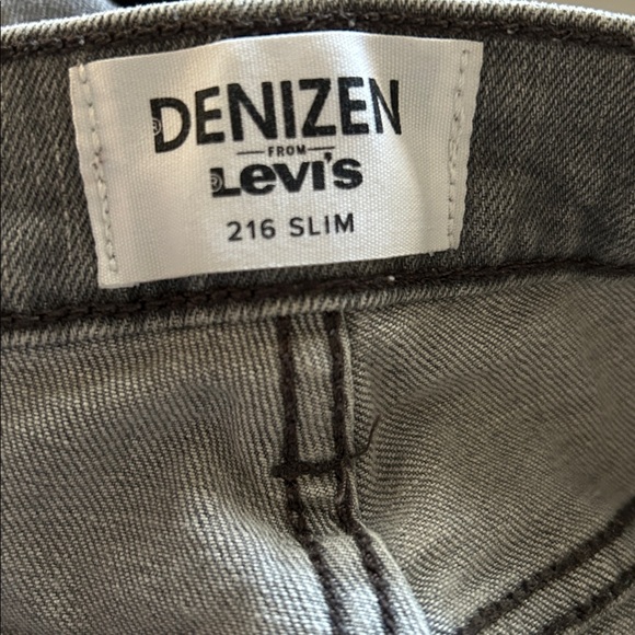 Denizen from Levi's Slim Grey Men's Jeans


****PRELOVED SEE PICS

Size W33 L32 - Picture 7 of 8